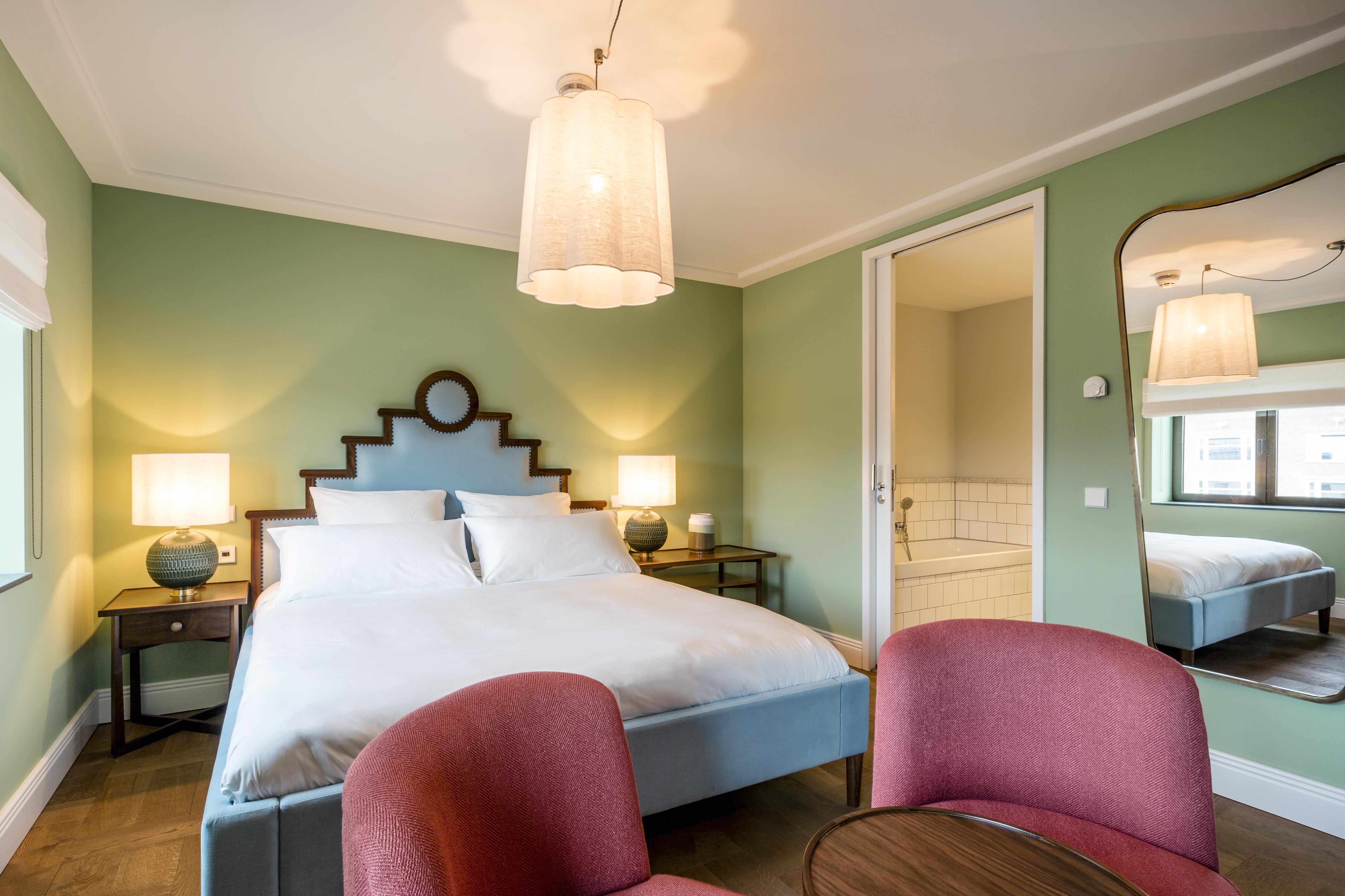 Twenty Eight Hotel 4*